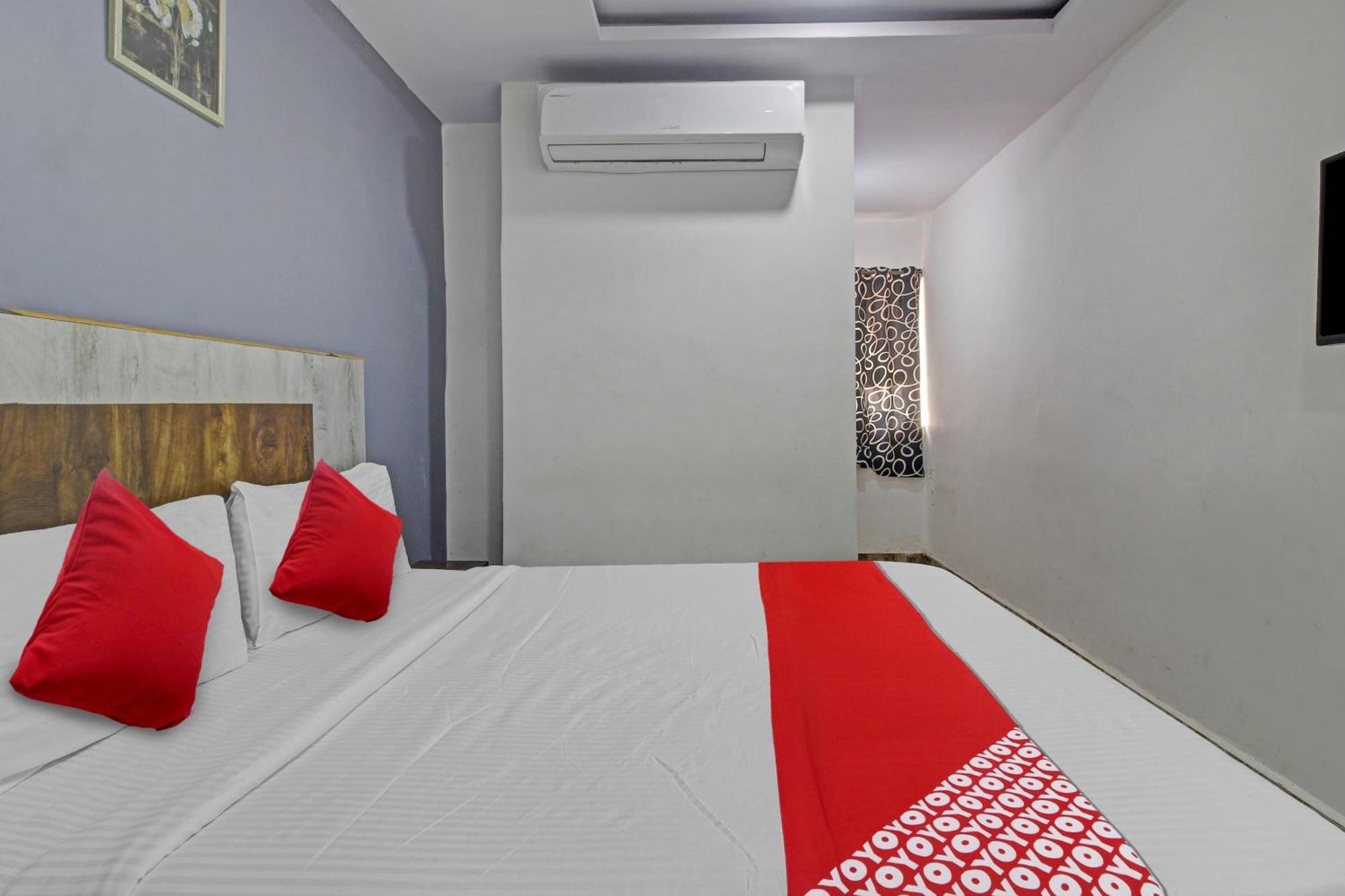 Super Hotel O Sri Sai Regency Hyderabad Exterior foto