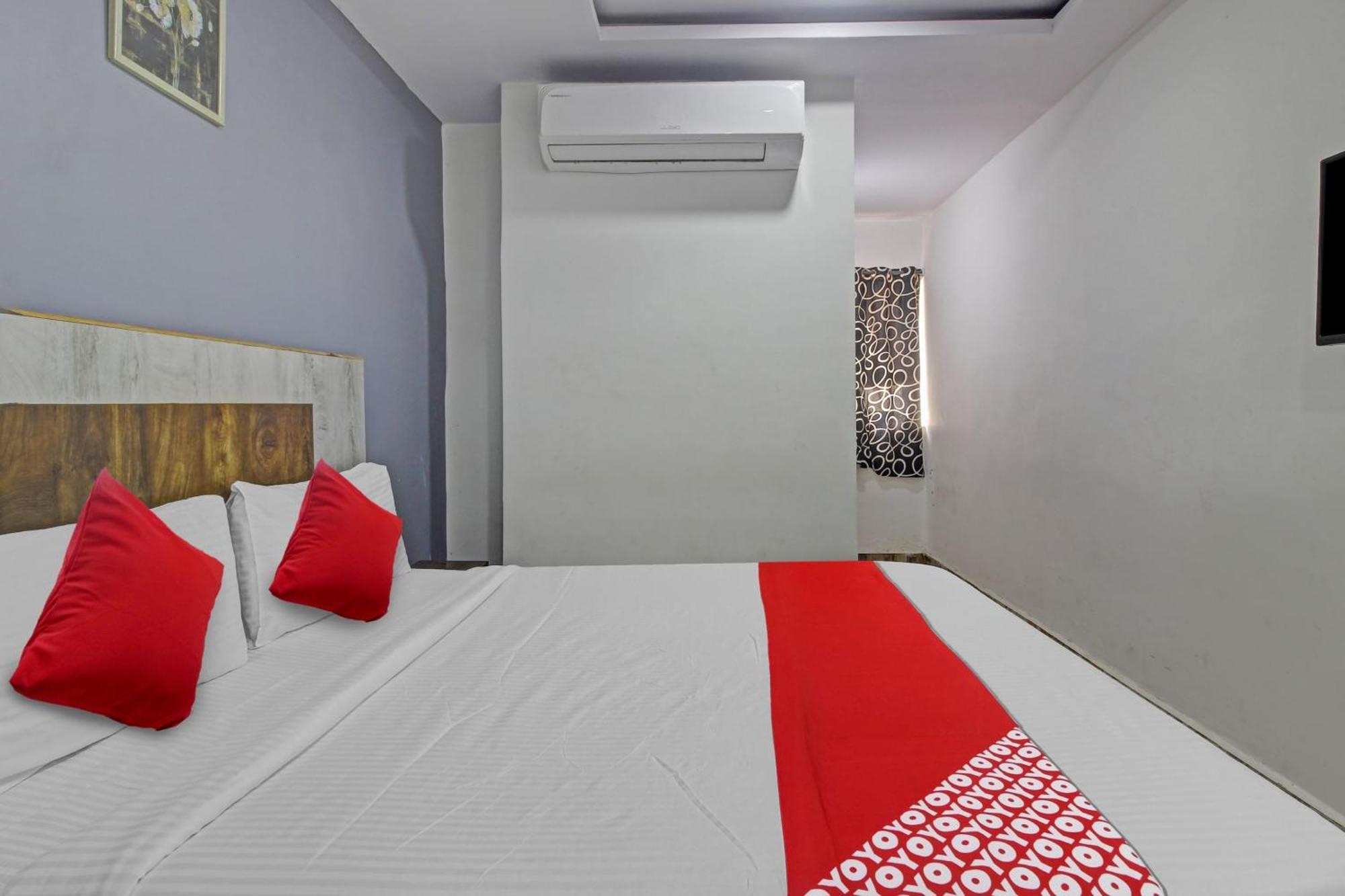 Super Hotel O Sri Sai Regency Hyderabad Exterior foto